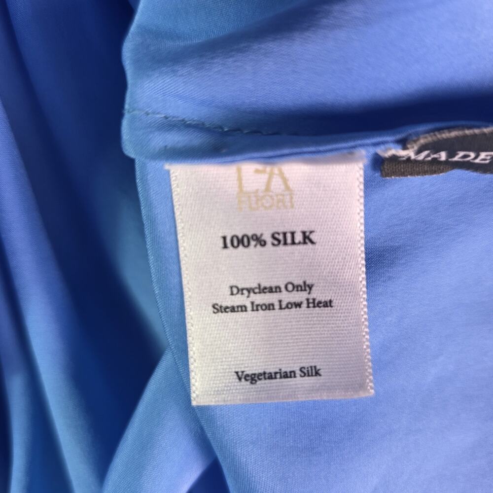 La Fuori 100% Vegetarian Silk Blouse Small – Monochrome Blue – Made in India - Picture 4 of 5